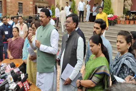 राज्यावर 7 लाख कोटींचे कर्ज