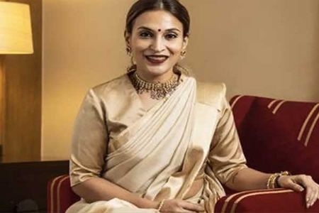 रजनीकांतच्या मुलीकडे सोन्याची चोरी