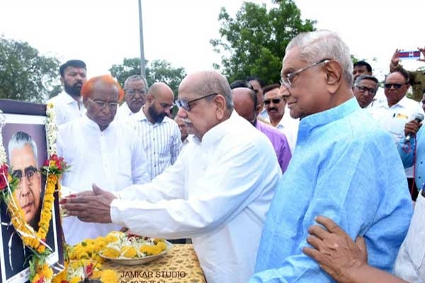 Vasantrao Naik