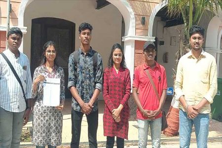 ‘त्या’ शिक्षकावर कठोर कारवाई करा