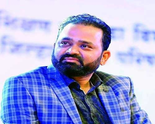 Collector Dr. Vipin Itankar