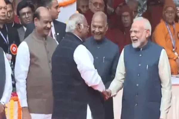 PM Modi-Kharge PM Modi-Kharge