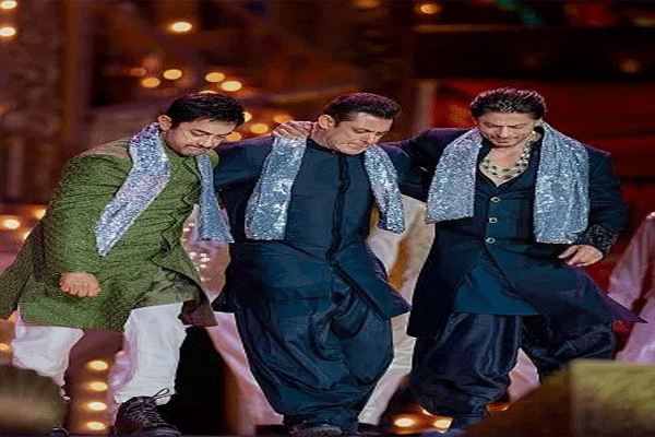 बघा...शाहरुख-सलमान आणि आमिरचा व्हायरल डान्स व्हिडिओ