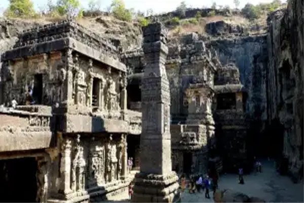 शिव मंदिर २