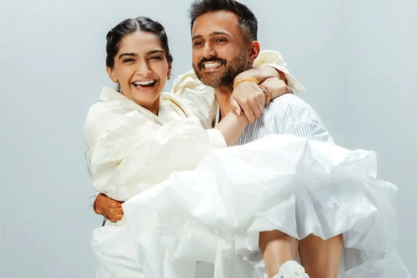 Sonam Kapoor 