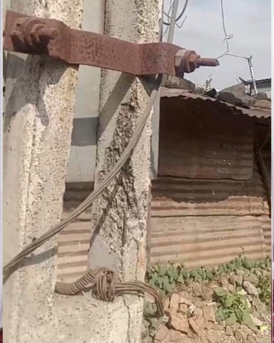इलेक्ट्रिक पोल 