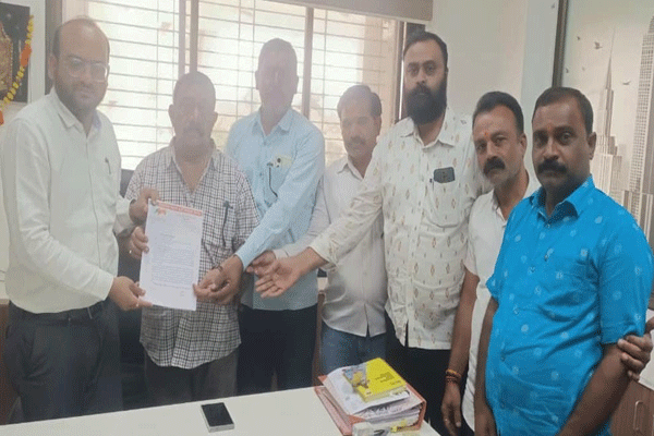 Malgaon municipal draft voter list error, voter list discrepancies Malgaon, BJP leaders voter list correction demand, ward-wise voter list issues, Malgaon Nagar Panchayat election, voter name misplacement Malgaon, draft voter list revision, Nilesh Gaikwad Malgaon municipal officer, Malgaon ward 17 voter list problem, voter list grievances BJP Malgaon, municipal election preparations Maharashtra, voter list correction petition, Malgaon local elections 2025 