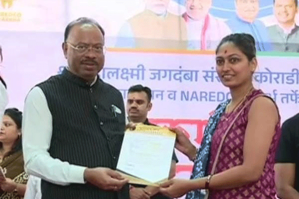 Nagpur employment fair 2025, Palakmantri rojgar melava, Chandrashekhar Bavanakule employment initiative, Nagpur youth job fair, Maharashtra job fair updates, Nagpur employment news, Maharashtra youth employment scheme, job appointment letters Nagpur, Maharashtra government job fair, Prime Minister Housing Scheme allotment Nagpur