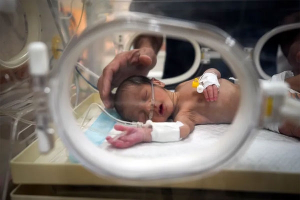 baby-dies-after-drinking-mothers-milk