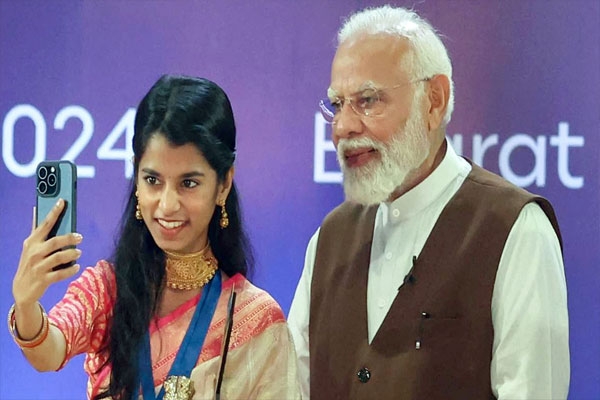 singer-maithili-thakur-joins-bjp