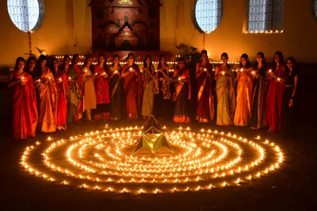 शासकीय कला व अभिकल्प महाविद्यालयात 