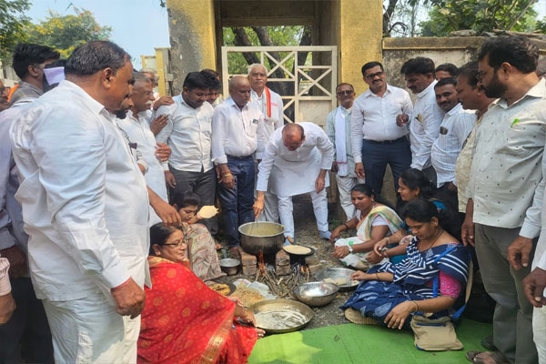 protests-in-chandur-bazaar