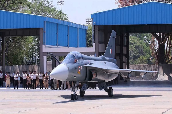 tejas-mk-1a-fighter-jet-in-nashik tejas-mk-1a-fighter-jet-in-nashik