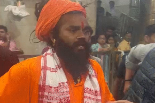 fight-in-mahakal-temple fight-in-mahakal-temple