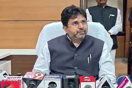 ‘त्या’ दांडीबाज अधिकार्‍यांवर कारवाई होणार?