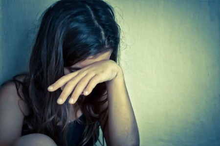 अश्लील चॅट्स, गुप्त भेटी, पैशांचा खेळ आणि सेक्स रॅकेट