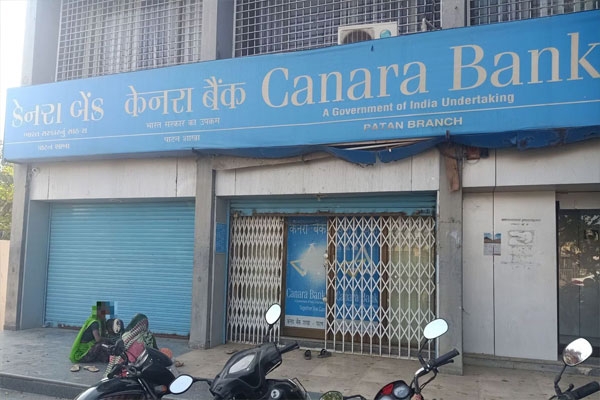 theft-at-canara-bank-in-beed