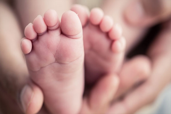 unmarried-girl-becomes-mother