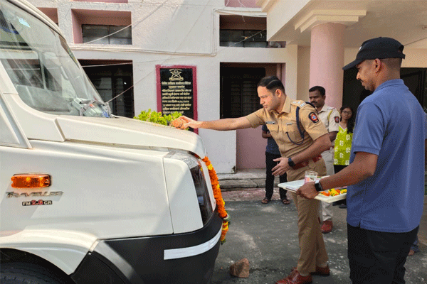 mobile forensic van, Gondia police, forensic investigation,