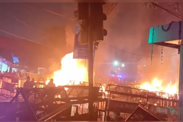 explosion-in-car-near-red-fort-in-delhi