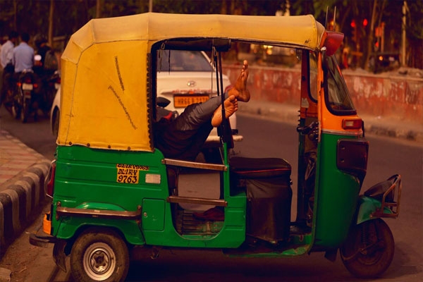student-falls-in-love-with-rickshaw-driver
