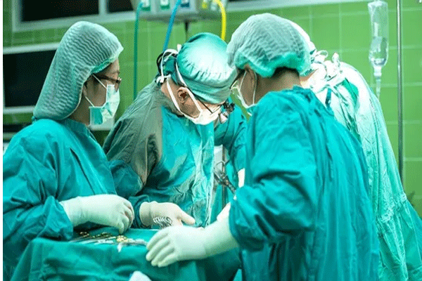 boyfriend-surgery-to-impress-parents