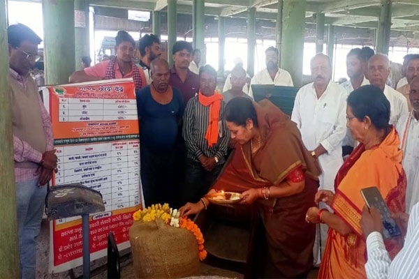 Soybean purchase at guaranteed price in Karanjat