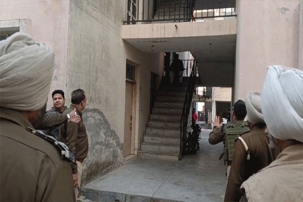 gurdaspur-jail-guard-commits-suicide gurdaspur-jail-guard-commits-suicide