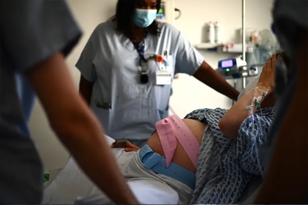 pregnant-woman-falls-from-hospital-bed