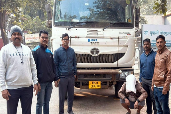  illegal sand transport Chandrapur