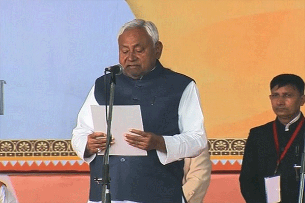 nitish-kumar-sworn-as-chief-minister