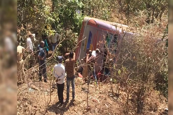 Palghar Road Accident 