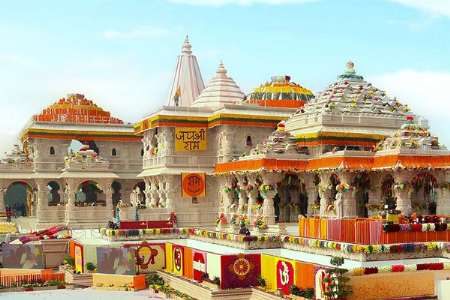 राम मंदिरात फडकवण्यात येणाऱ्या ध्वजाच्या खास वैशिष्ट्यांबद्दल जाणून घ्या.