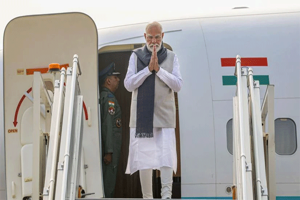 pm-modi-returns-to-india-from-south-africa