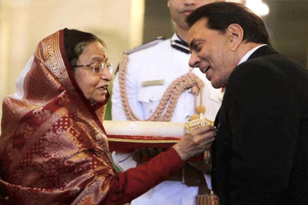 dharmendras-last-rites