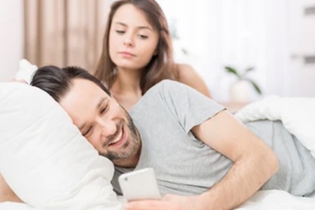 'ओपन फोन पॉलिसी'चे फायदे आणि तोटे