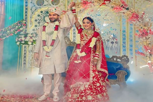 Mansi Naik, Pradeep Kharera, Pradeep Kharera second marriage, Vishakha Panwar, Marathi actress, celebrity divorce, Marathi entertainment news, celebrity wedding, trending hashtags, PardeepKhareraWedding, social media buzz, Marathi cinema updates