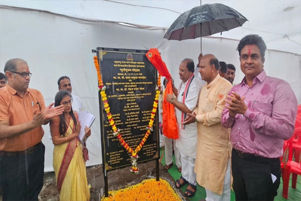 bus-stand-in-hinganghat