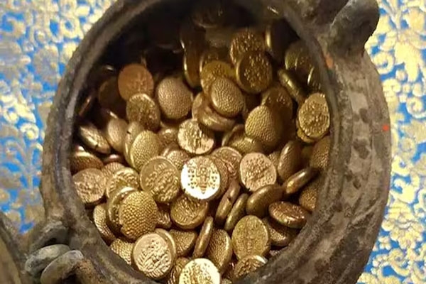 103-gold-coins-found-in-tamil-nadu 103-gold-coins-found-in-tamil-nadu