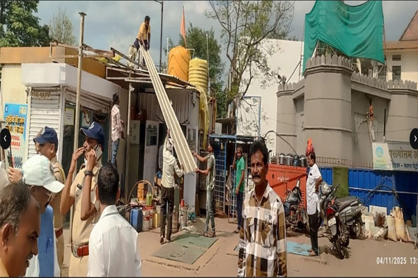 umarkhed petrol pump controversy,