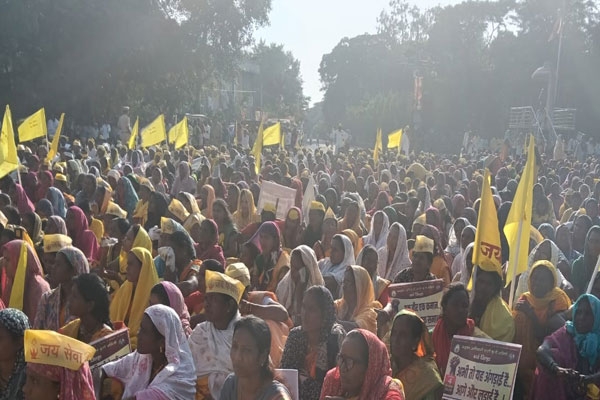 Wardha, tribal protest, ST reservation, Banjara community, Dhangar community, Wanjari community, Scheduled Tribes list, tribal rights, Wardha RTO ground, Dr. Babasaheb Ambedkar Chowk, tribal welfare, land lease cancellation, government schemes, cultural center, tribal society building, Maharashtra tribal news, tribal march, Wardha news