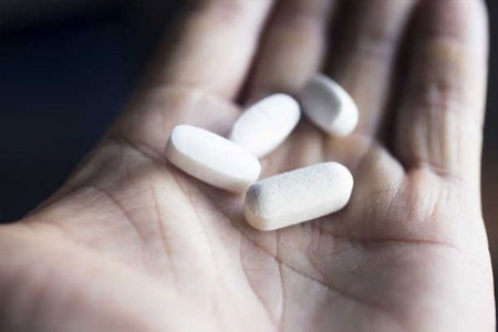 सासू-सासऱ्यांना झोपेच्या गोळ्या देत प्रियकराशी घरी ठेवायची संबंध