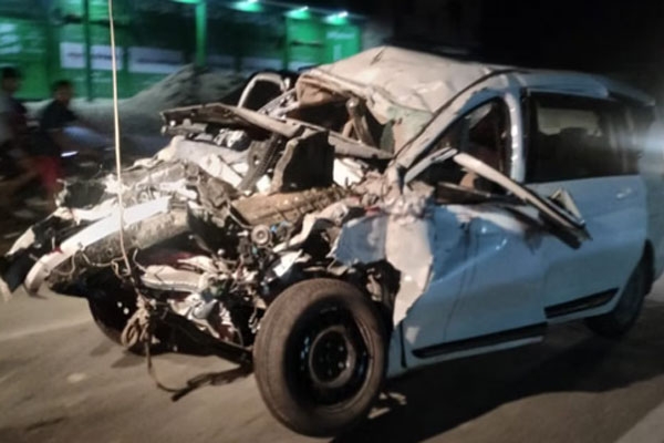 Barabanki truck-car accident