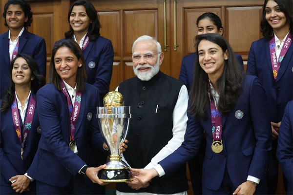 Modi did not touch the trophy 
