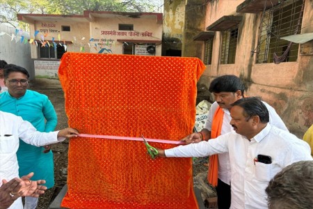 खासदार, आमदाराकडून आचारसंहितेचे उल्लंघन!