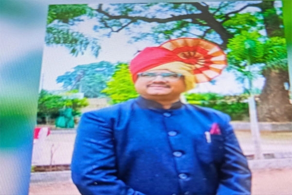 tehsildar-nilesh-honmore-suspended