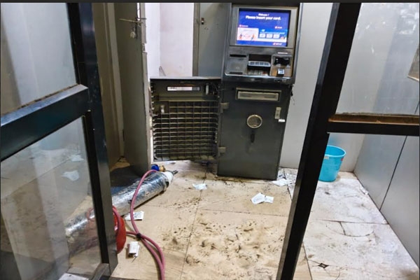 police-saves-lakhs-of-rupees-from-atm
