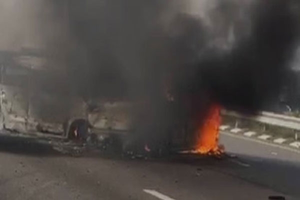 barabanki Five burnt alive in car accident