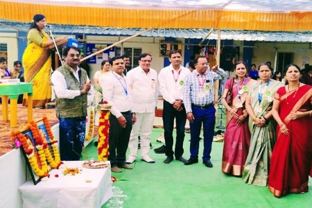 न्यू इंग्लिश अकॅडमी ऑफ जिनिअसमध्ये तालुकास्तरीय विज्ञान व शैक्षणिक साहित्य प्रदर्शन