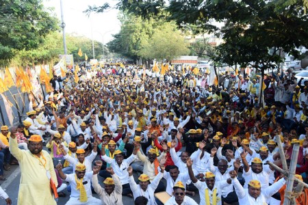 लहुजी सेनेच्या माेर्चाने दाखवली ताकद